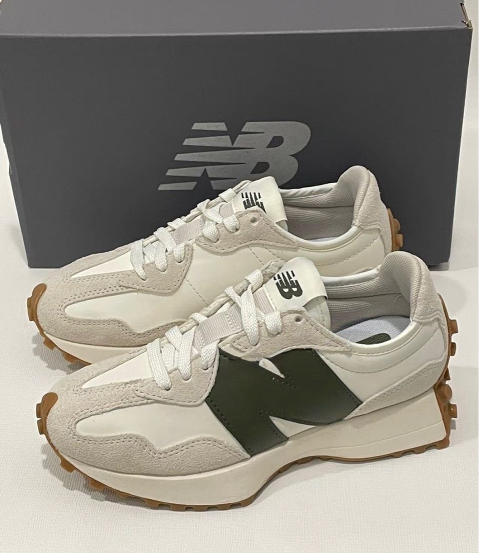 New Balance 327 Sneakers